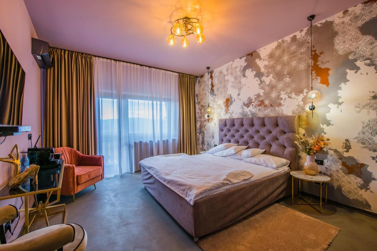 Pensiunea Casa Buna Gîrbova Exteriör bild
