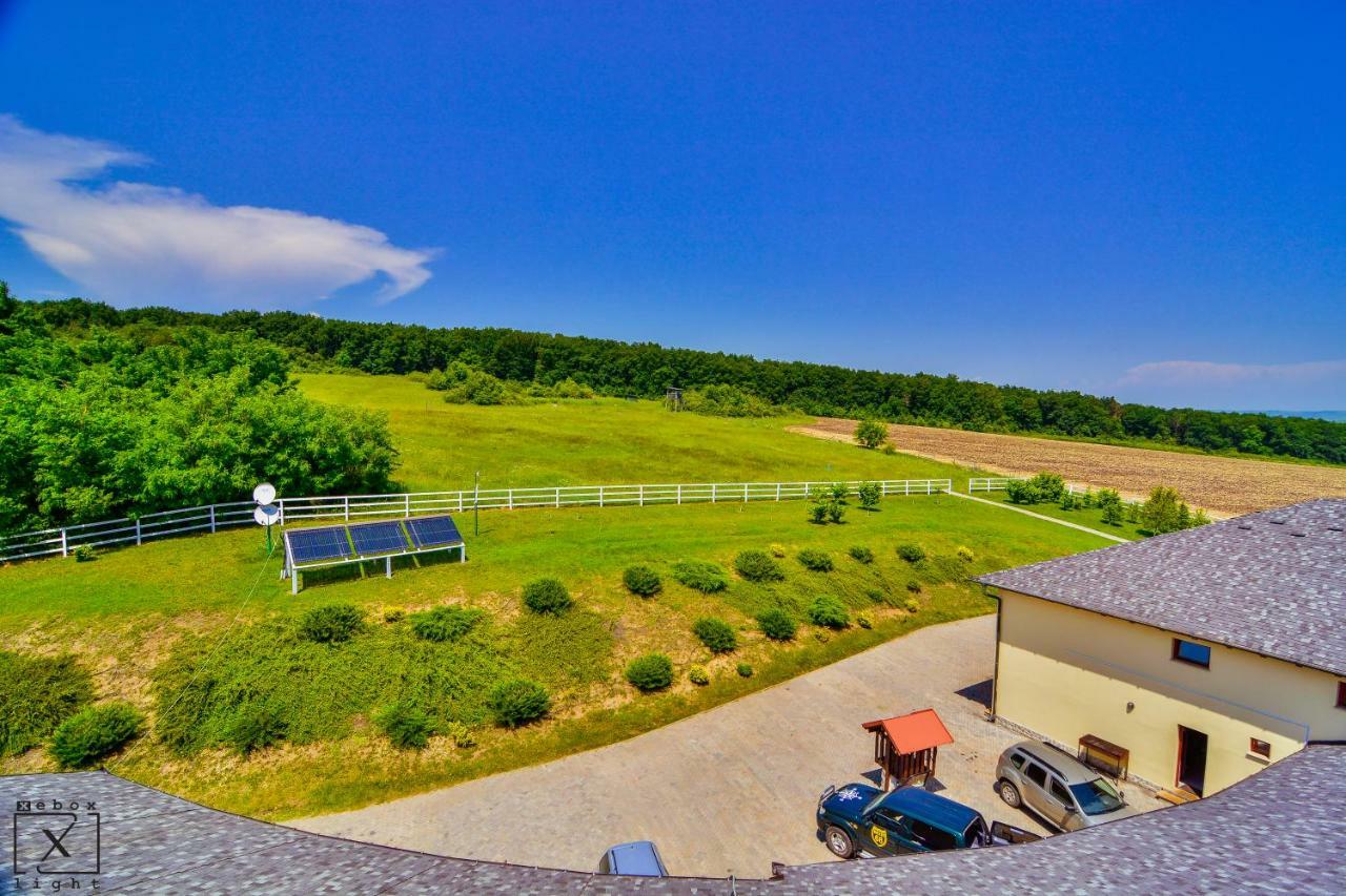 Pensiunea Casa Buna Gîrbova Exteriör bild