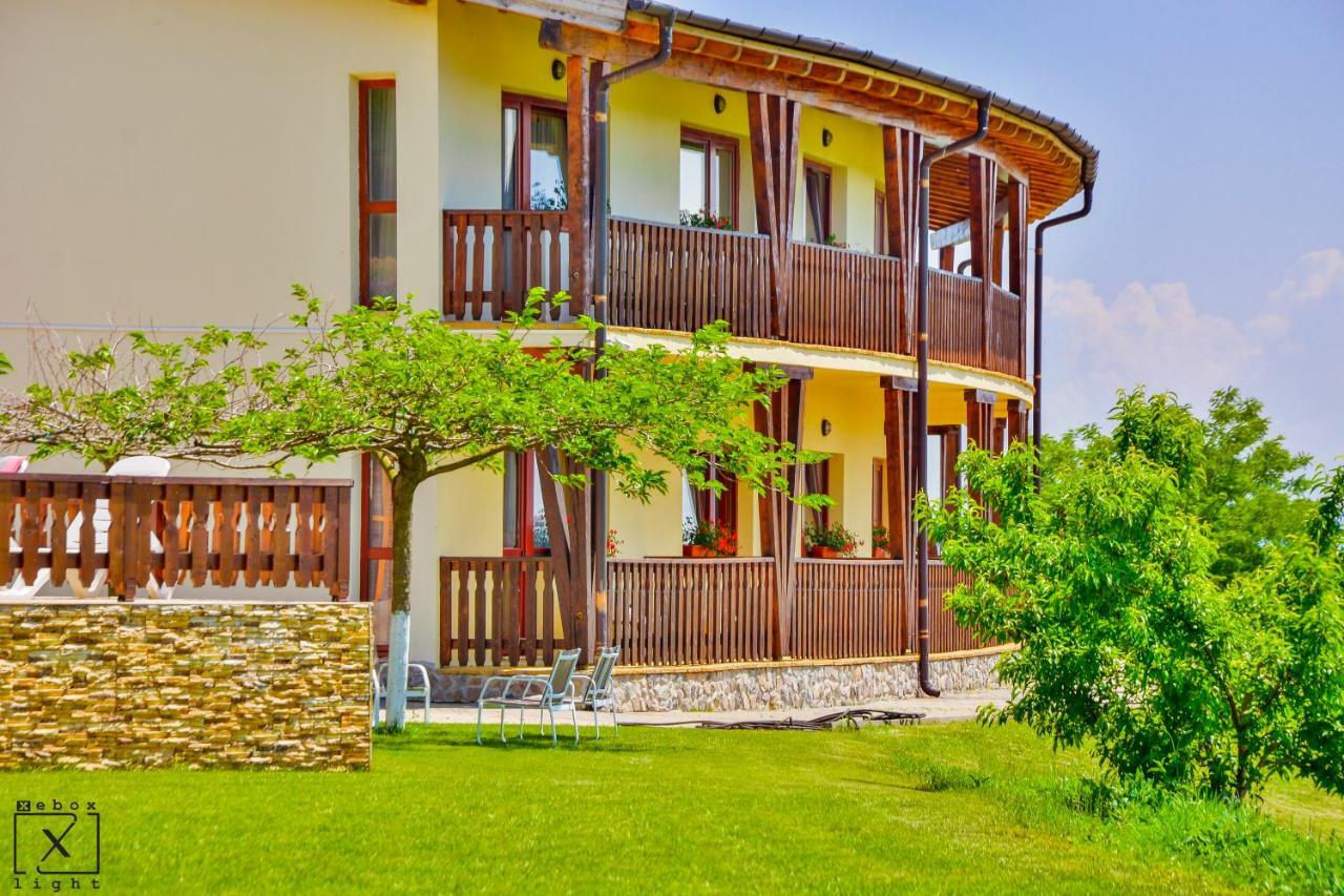 Pensiunea Casa Buna Gîrbova Exteriör bild